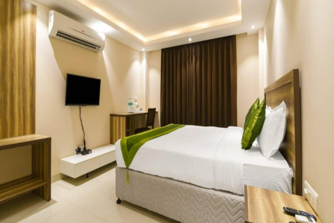 Treebo Iffco Chowk Gurgaon Exterior photo